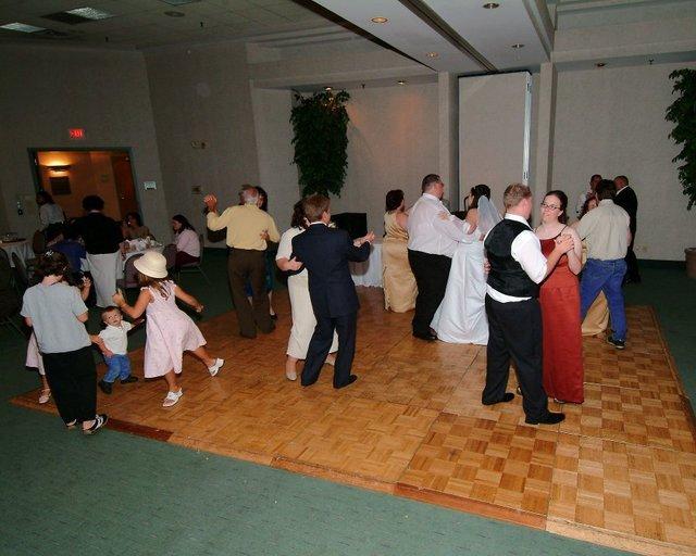 reception_dancing2.jpg